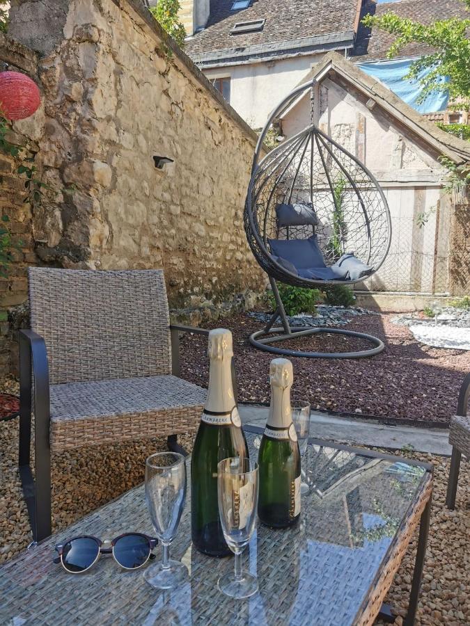 Апартаменты Le Papillon De La Cathedrale - Calme - Jardin - Wifi Труа Экстерьер фото